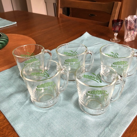 Vintage Vernor’s Hot 🥵 or Cold 🥶 Glass Mugs